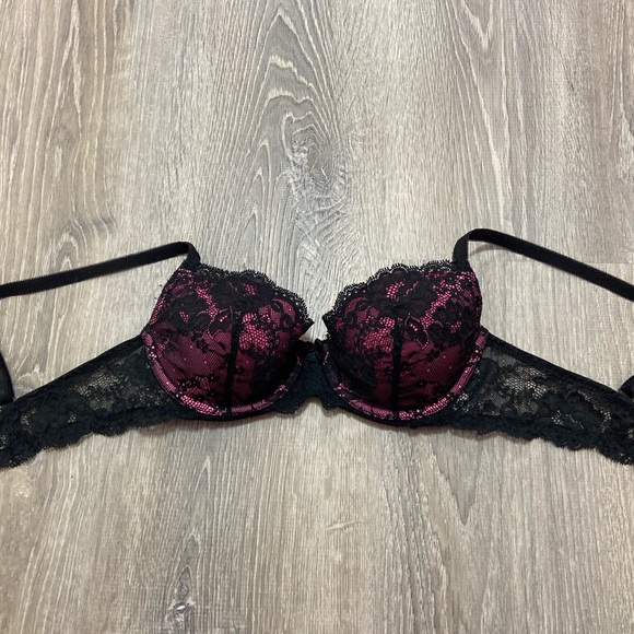 Victoria’s Secret pink and black lace bra💓 - Picture 1 of 7